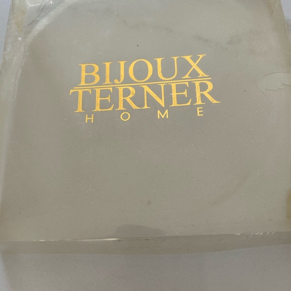 Bijoux Turner Home gold appetizer or dessert plates. New set of 4 - Picture 4 of 6